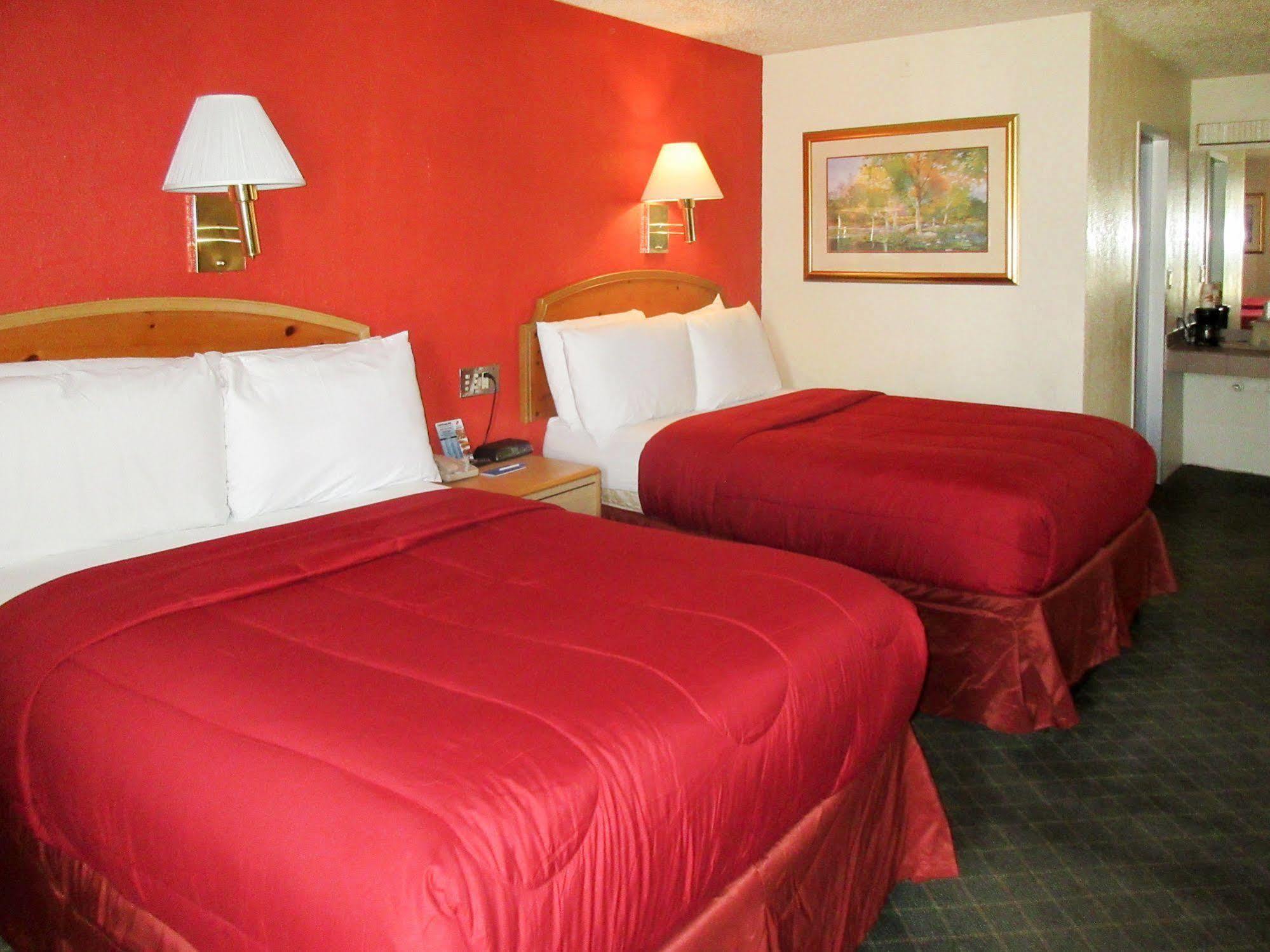 Rodeway Inn & Suites Denver Bagian luar foto