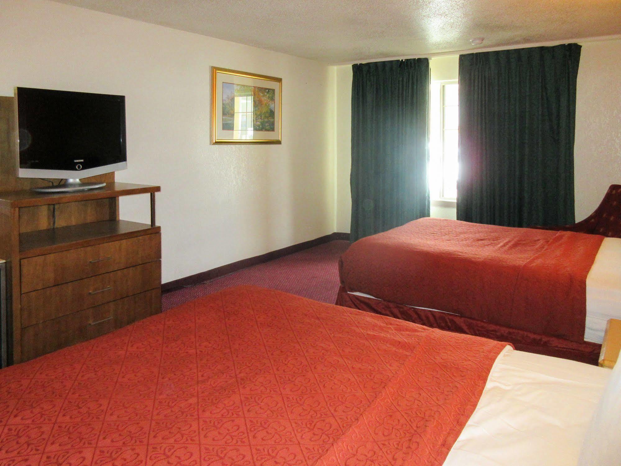 Rodeway Inn & Suites Denver Bagian luar foto